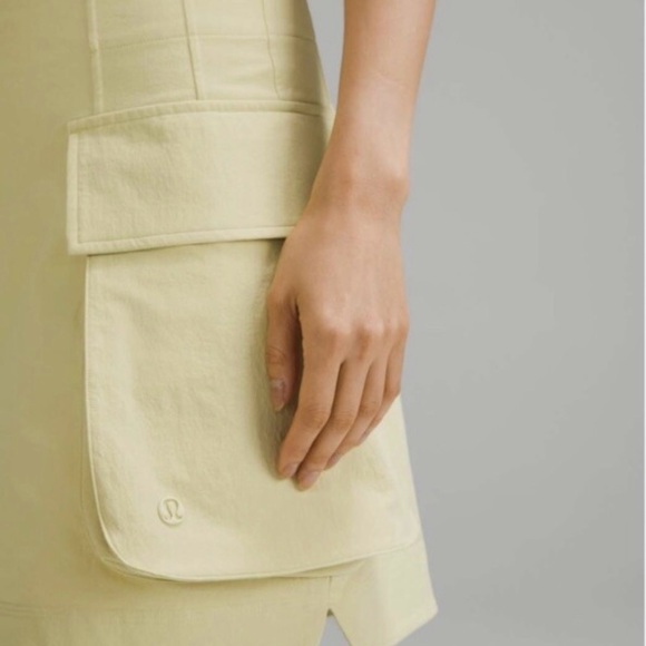 lululemon Women’s Relaxed Fit Super High Rise Yellow Cargo Short 4” size 10 NWT - Picture 3 of 9